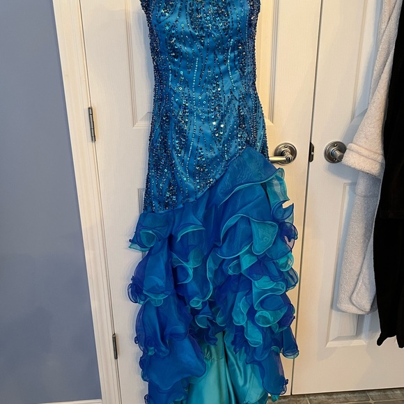 Ball Gown/prom dress - Picture 4 of 7